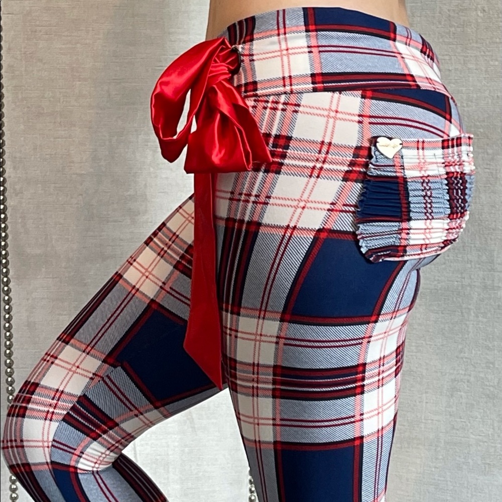 Cute beauty lounge BNWT plaid white blue leggings